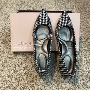 Bandolino - Zazie Pumps- Blk/White Houndstooth - Size 7M